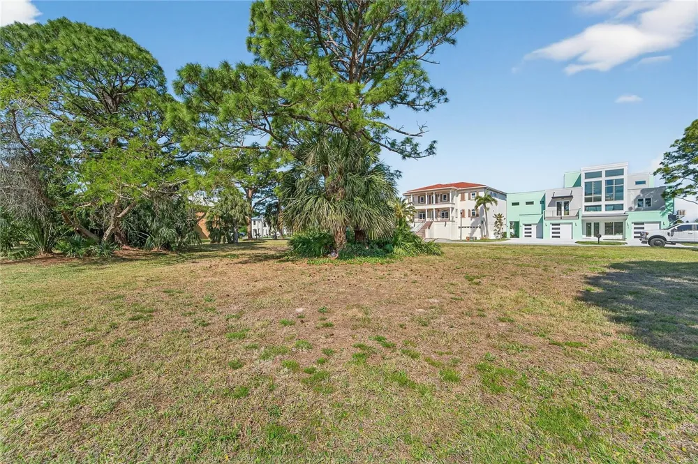 HARBOUR WATCH CIRCLE Tarpon Springs, FL 34689