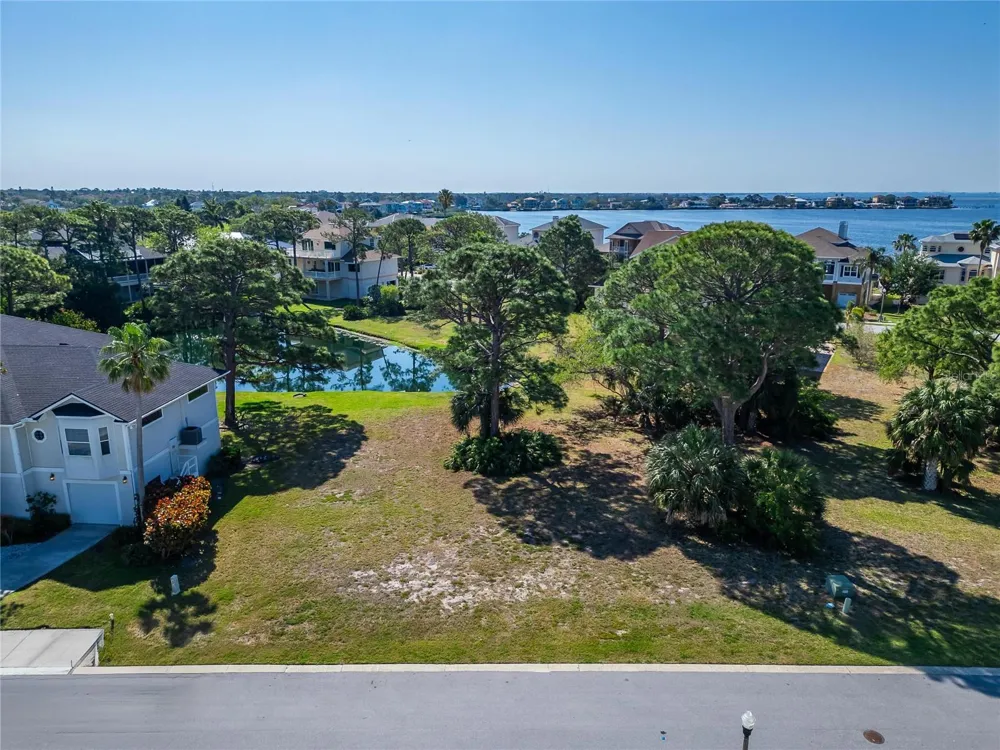 HARBOUR WATCH CIRCLE Tarpon Springs, FL 34689