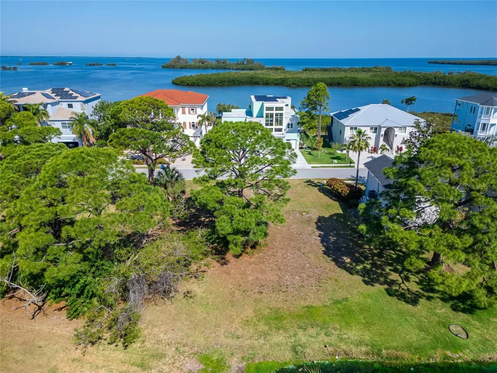 HARBOUR WATCH CIRCLE Tarpon Springs, FL 34689