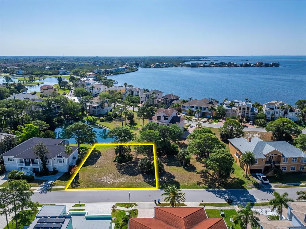 HARBOUR WATCH CIRCLE Tarpon Springs, FL 34689