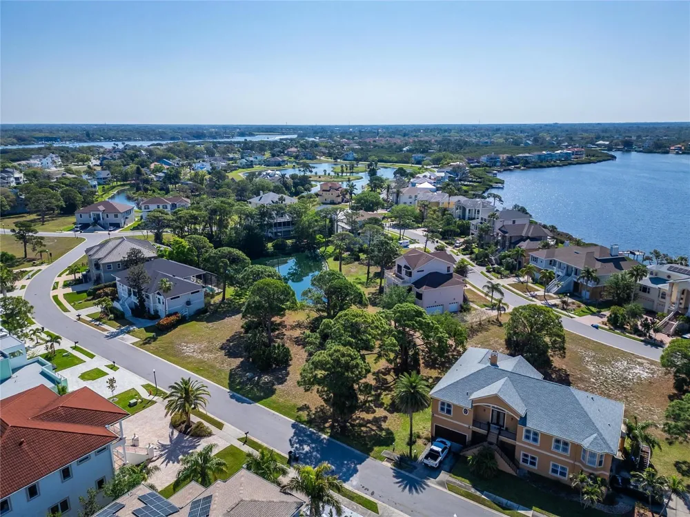 HARBOUR WATCH CIRCLE Tarpon Springs, FL 34689