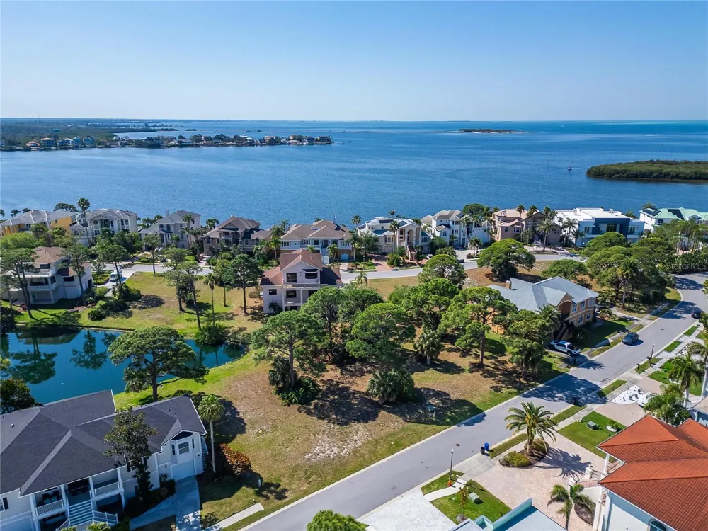 HARBOUR WATCH CIRCLE Tarpon Springs, FL 34689