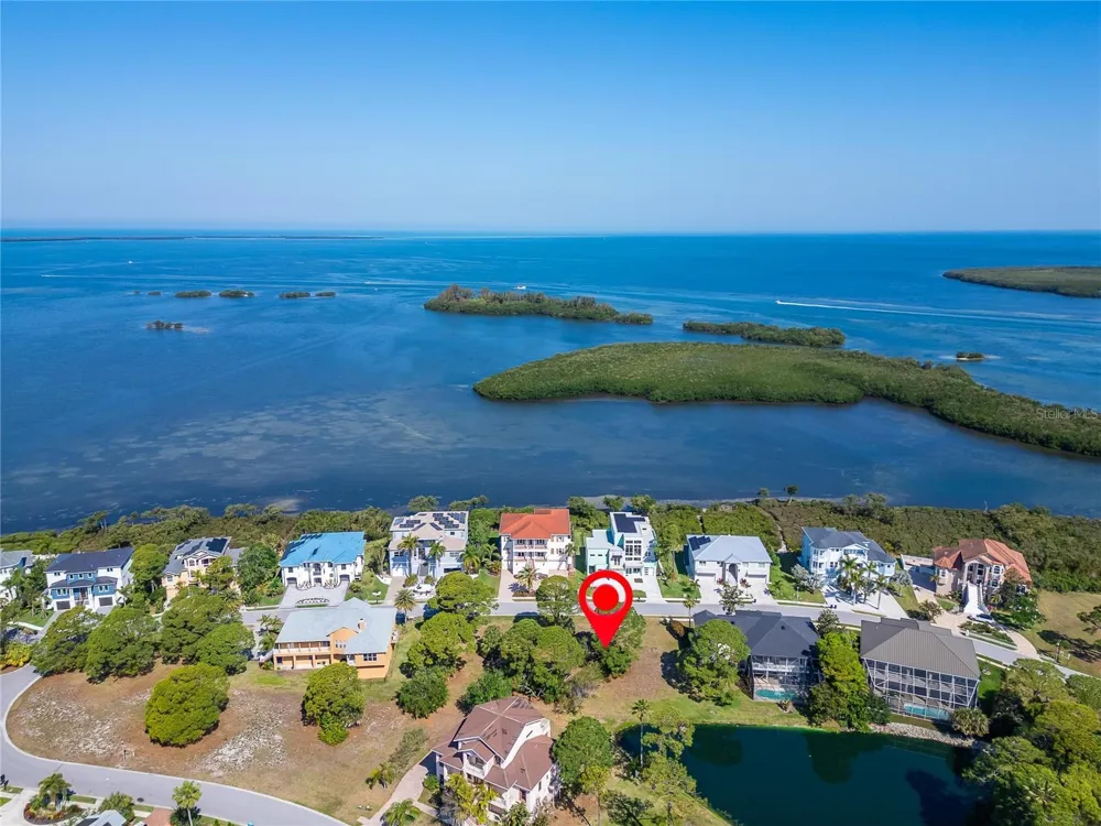 HARBOUR WATCH CIRCLE Tarpon Springs, FL 34689