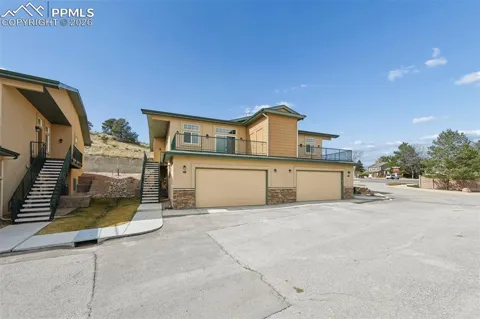 5940 Eagle Glen View #101