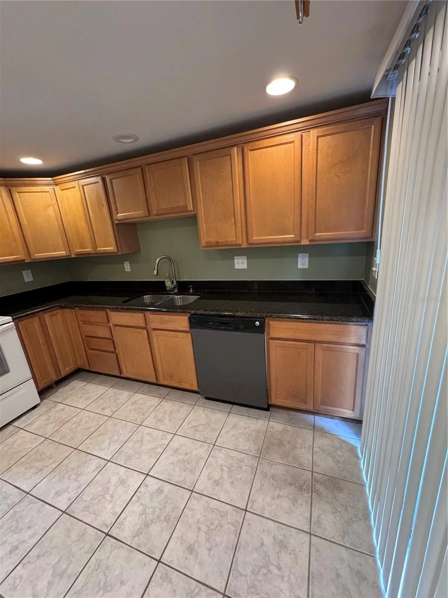 511 LONGFELLOW COURT #B Safety Harbor, FL 34695