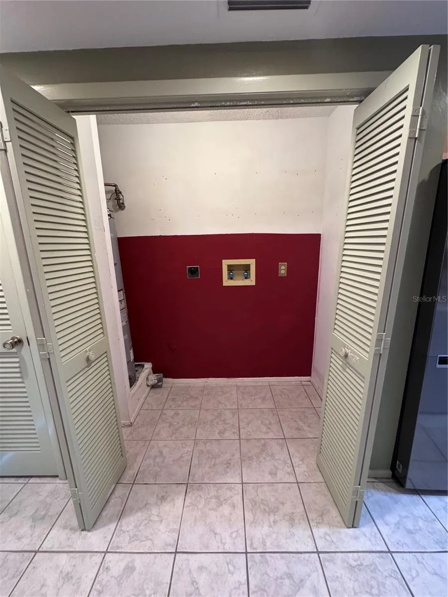 511 LONGFELLOW COURT #B Safety Harbor, FL 34695