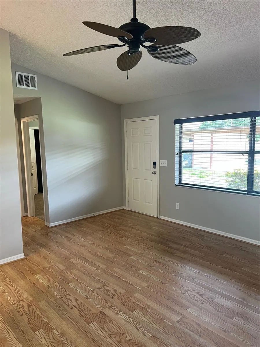 12449 ORANGEWOOD CIRCLE #17 Tavares, FL 32778