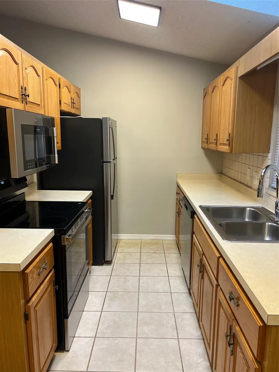 12449 ORANGEWOOD CIRCLE #17 Tavares, FL 32778