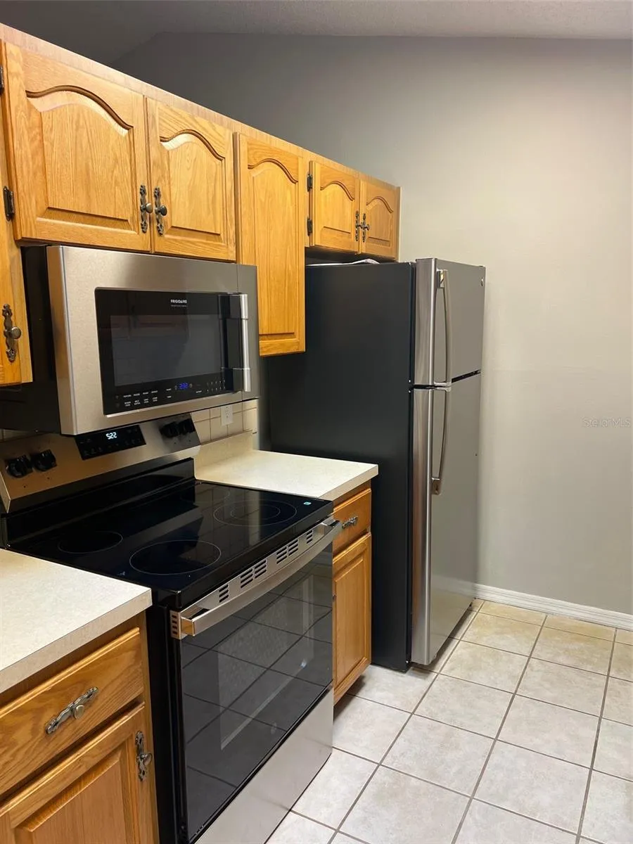 12449 ORANGEWOOD CIRCLE #17 Tavares, FL 32778