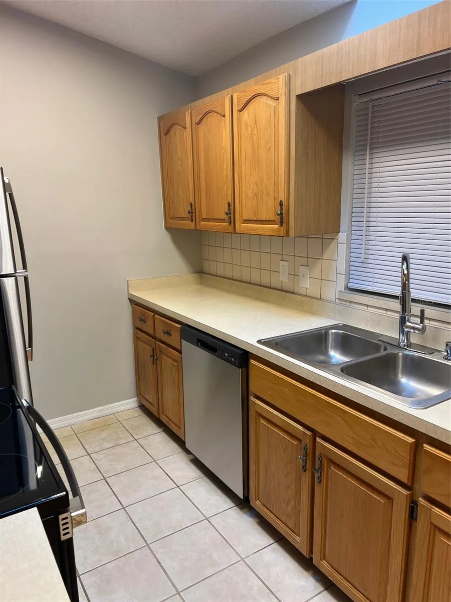 12449 ORANGEWOOD CIRCLE #17 Tavares, FL 32778