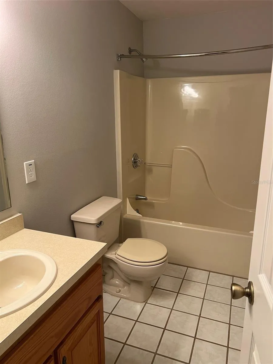12449 ORANGEWOOD CIRCLE #17 Tavares, FL 32778