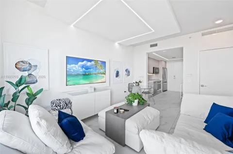 2000 Metropica Way #508