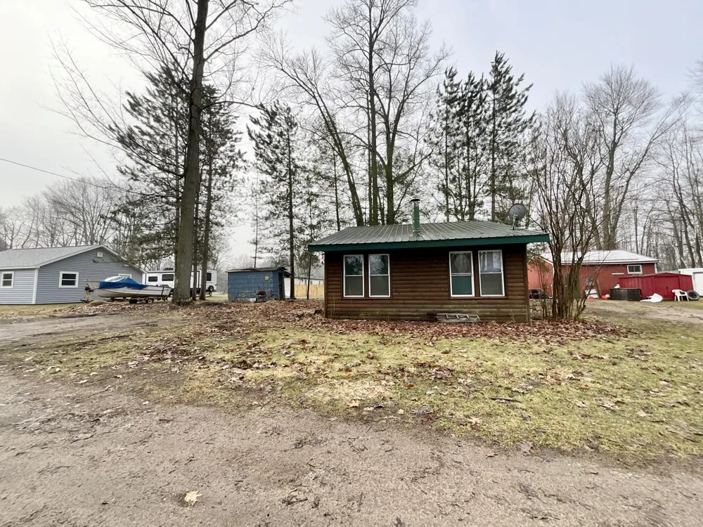 6384 Charleen Lane Lake, MI 48632