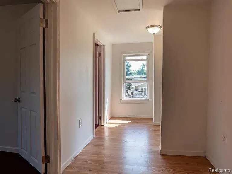 208 34th Street Bay City City, MI 48708