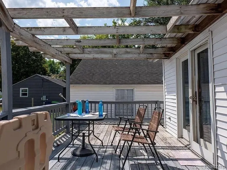 208 34th Street Bay City City, MI 48708