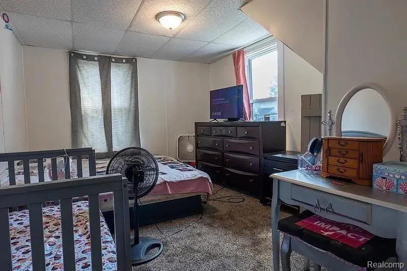 208 34th Street Bay City City, MI 48708