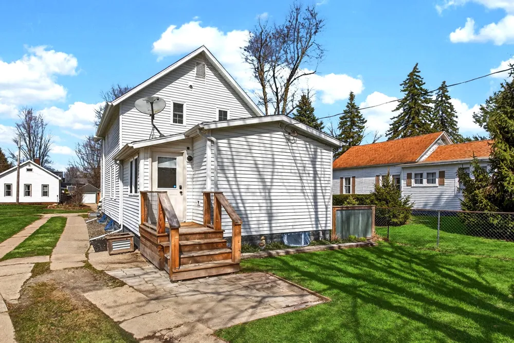 104 Locust Street E Three Oaks Village, MI 49128