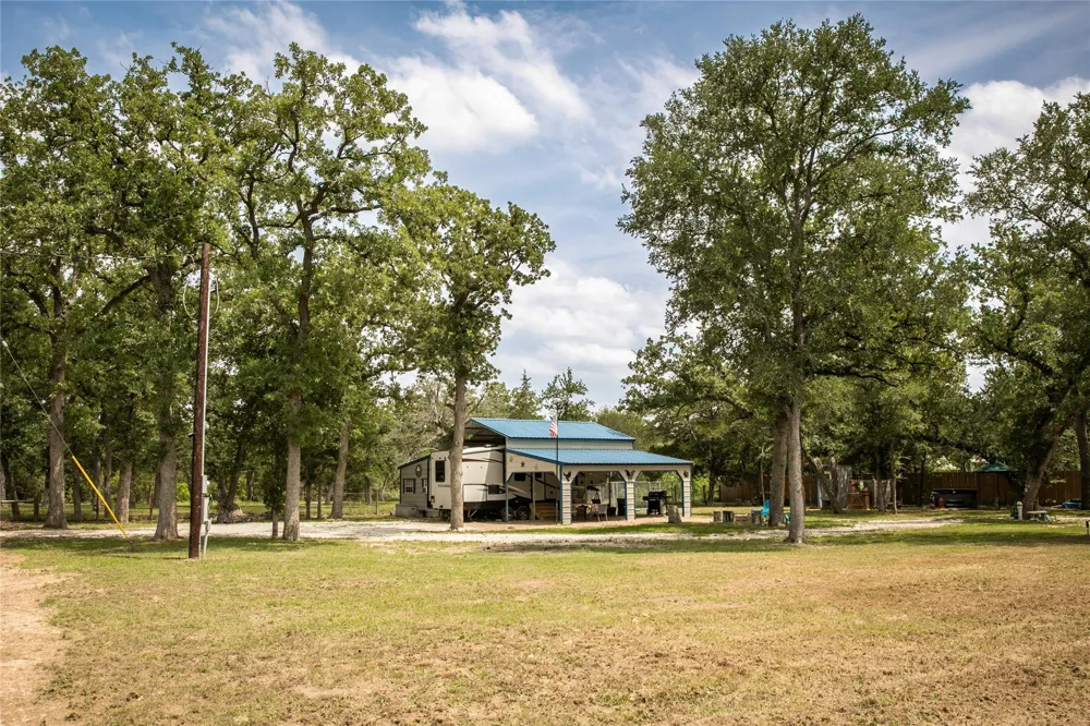 240 Cranberry Road Somerville, TX 77879