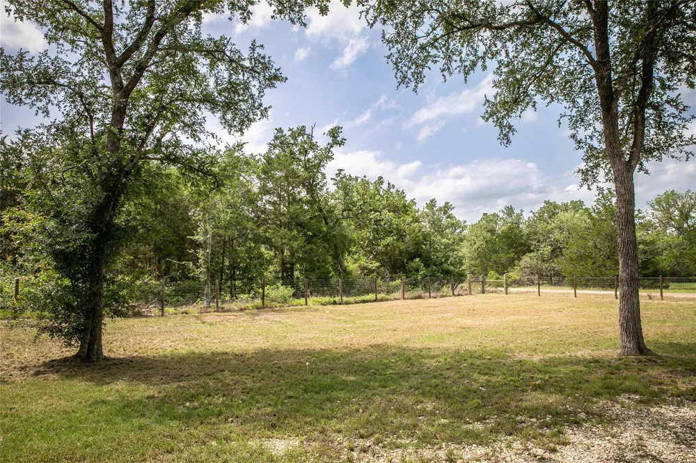 240 Cranberry Road Somerville, TX 77879