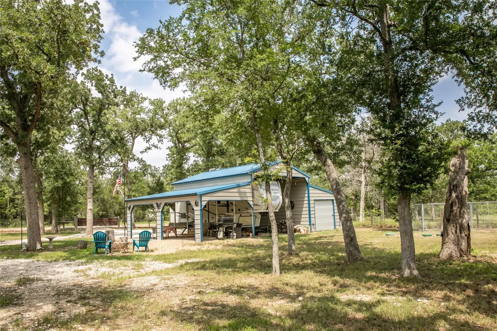 240 Cranberry Road Somerville, TX 77879