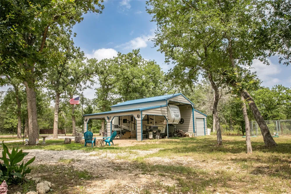 240 Cranberry Road Somerville, TX 77879