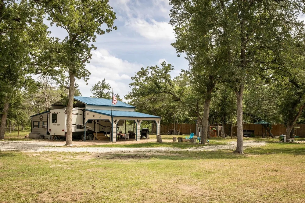 240 Cranberry Road Somerville, TX 77879