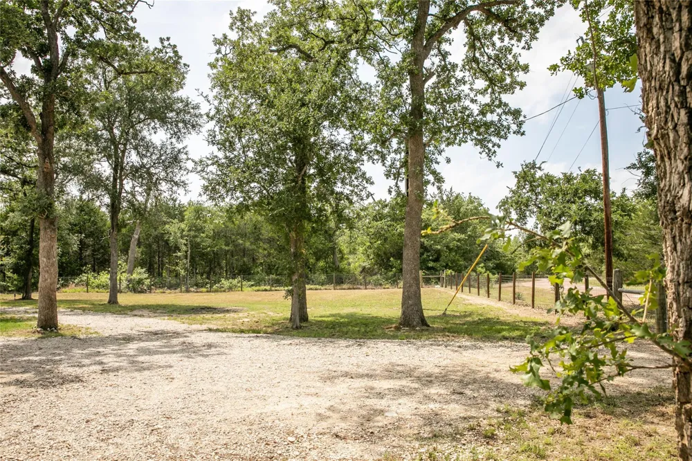 240 Cranberry Road Somerville, TX 77879