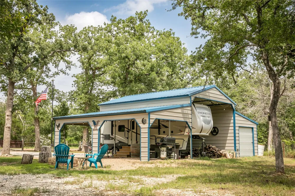 240 Cranberry Road Somerville, TX 77879