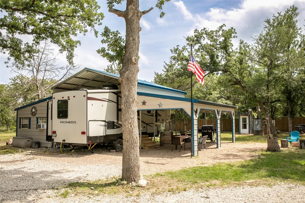 240 Cranberry Road Somerville, TX 77879