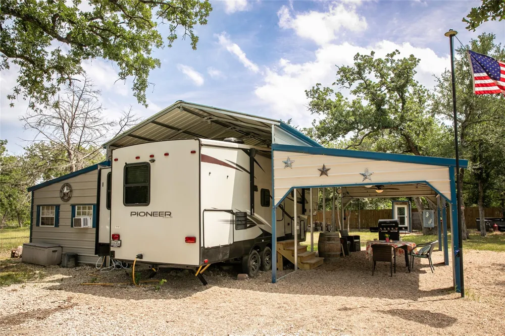 240 Cranberry Road Somerville, TX 77879