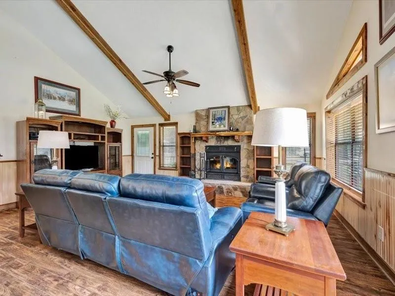 115 Lake Crest Drive Etoile, TX 75944