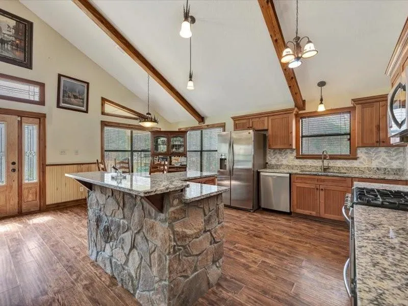 115 Lake Crest Drive Etoile, TX 75944