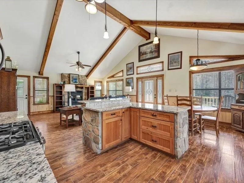 115 Lake Crest Drive Etoile, TX 75944