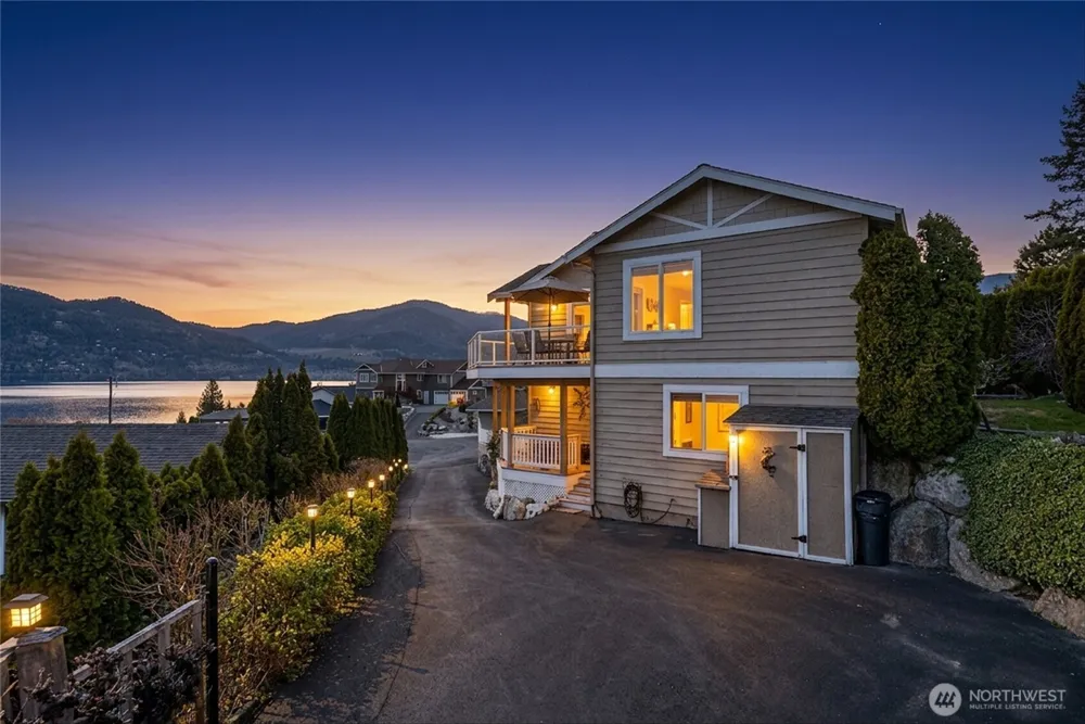 563 Topaz Place Manson, WA 98831