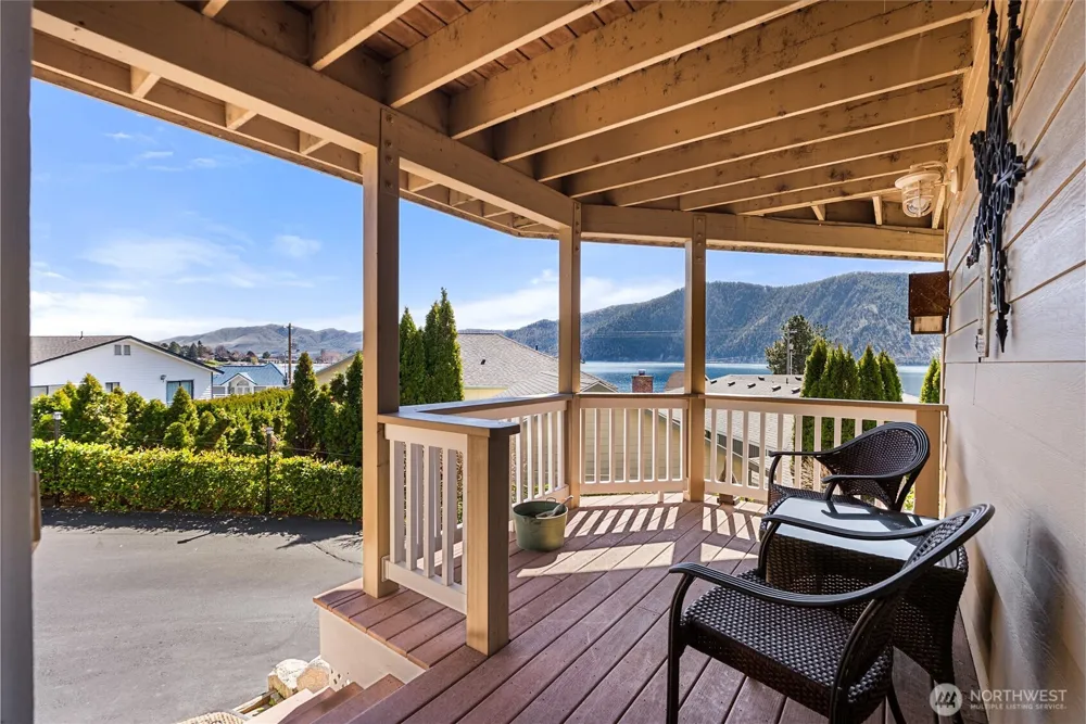 563 Topaz Place Manson, WA 98831