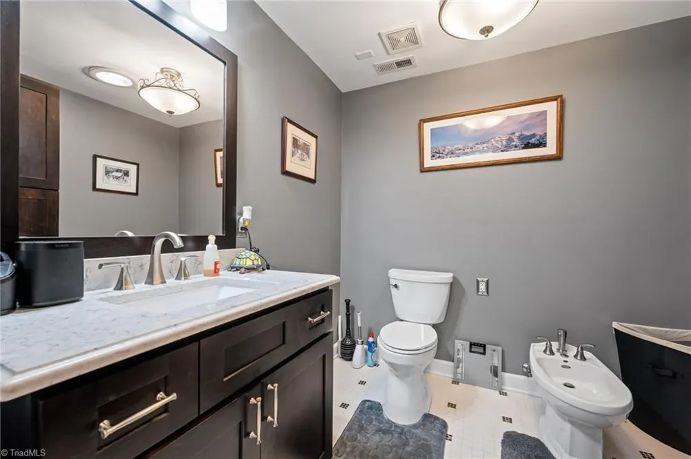1822 Cherry Lane Haw River, NC 27258