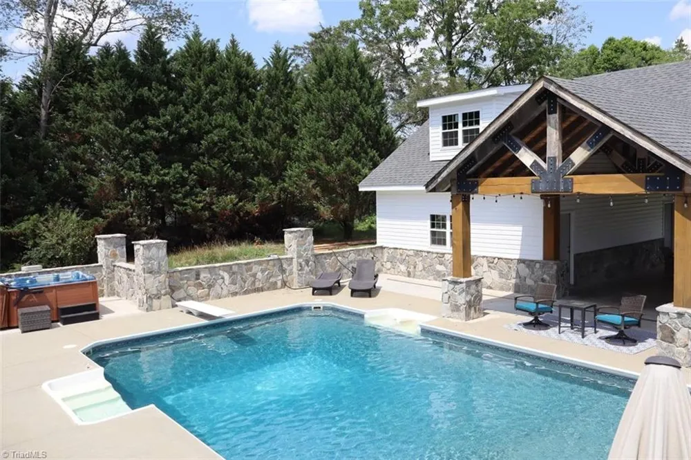 1822 Cherry Lane Haw River, NC 27258
