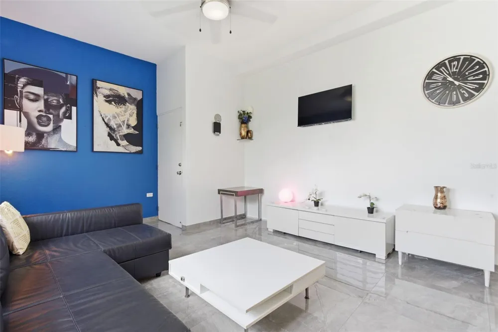 56 CALLE F KRUG CONDADO #PH-2 San Juan, PR 00907