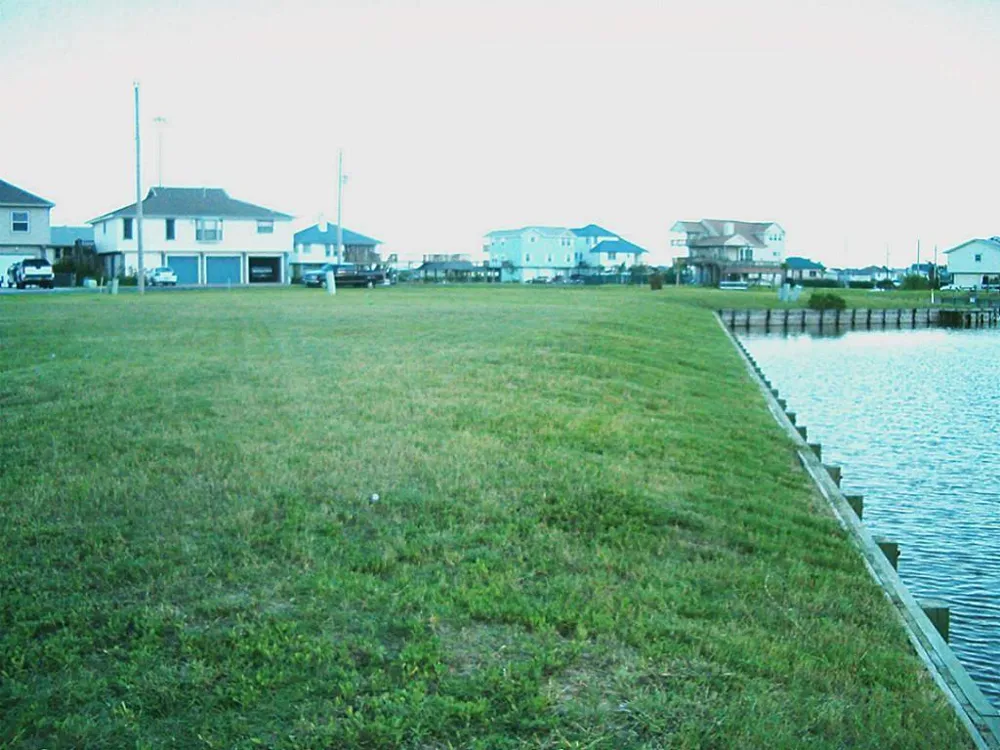 2 Redwing Street La Marque, TX 77568