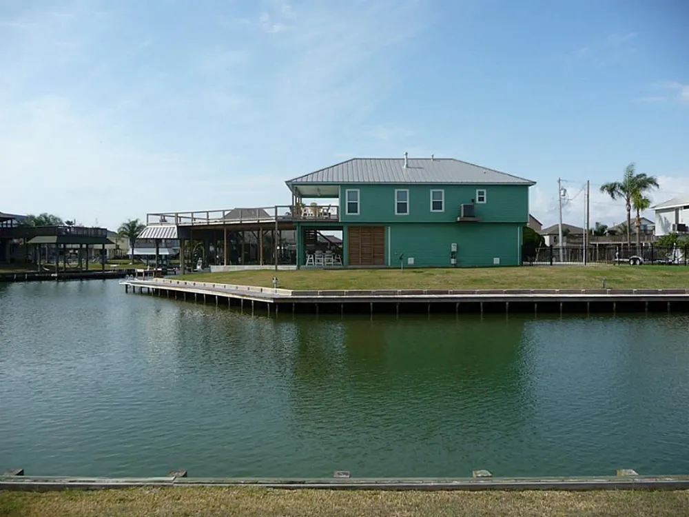 2 Redwing Street La Marque, TX 77568
