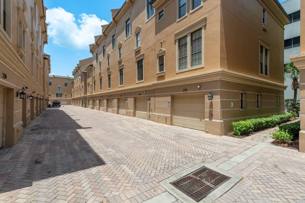 2221 SOHO BAY COURT Tampa, FL 33606