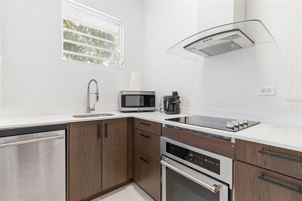 56 CALLE F KRUG CONDADO #6 San Juan, PR 00907