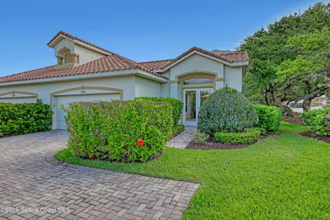 879 Aquarina Boulevard