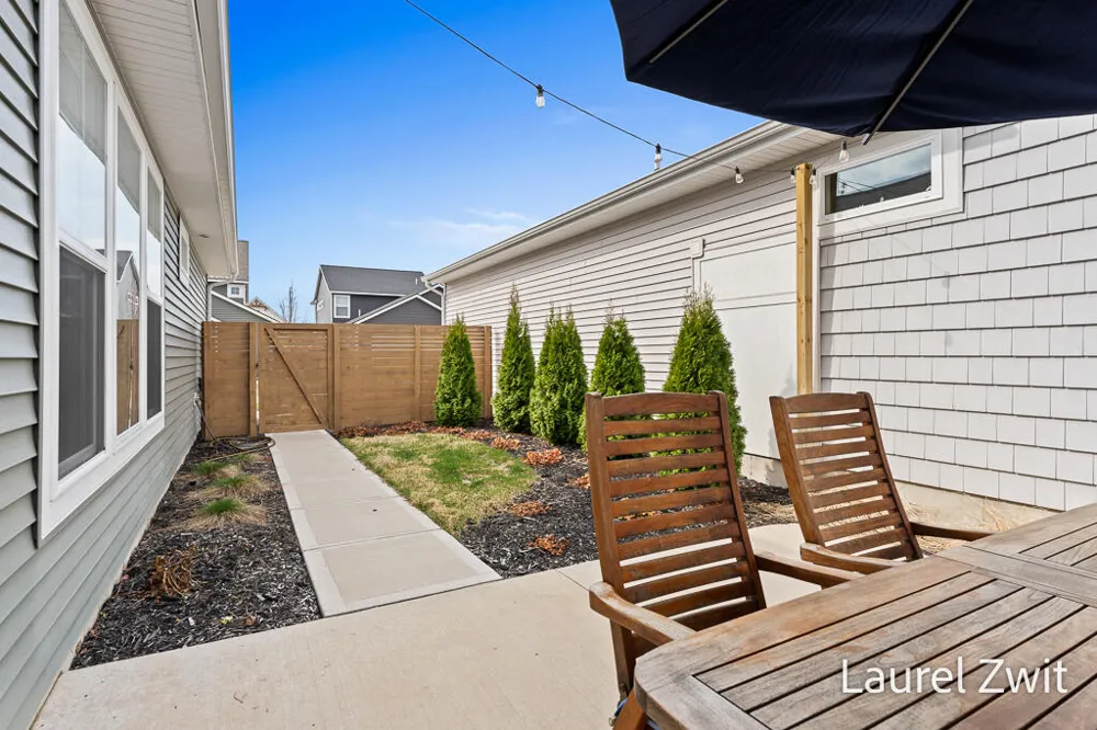 406 W Leland Drive Whitehall City, MI 49461