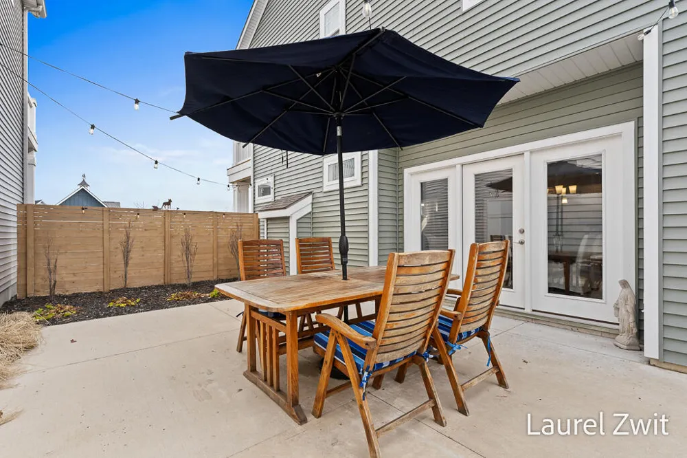 406 W Leland Drive Whitehall City, MI 49461
