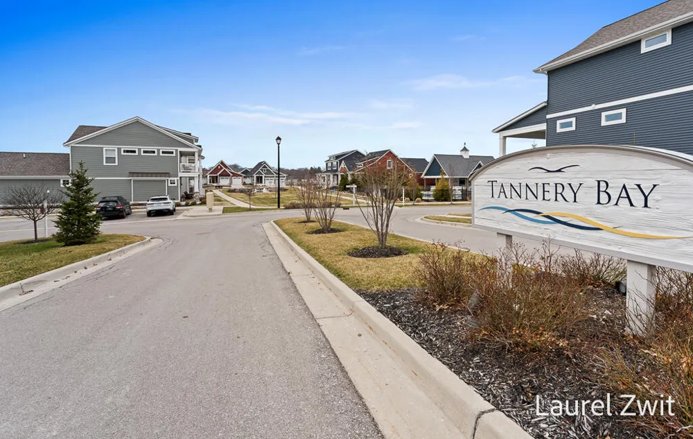 406 W Leland Drive Whitehall City, MI 49461