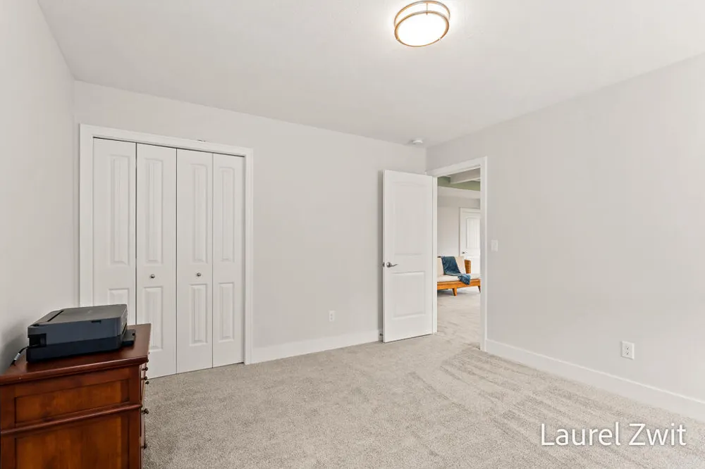 406 W Leland Drive Whitehall City, MI 49461