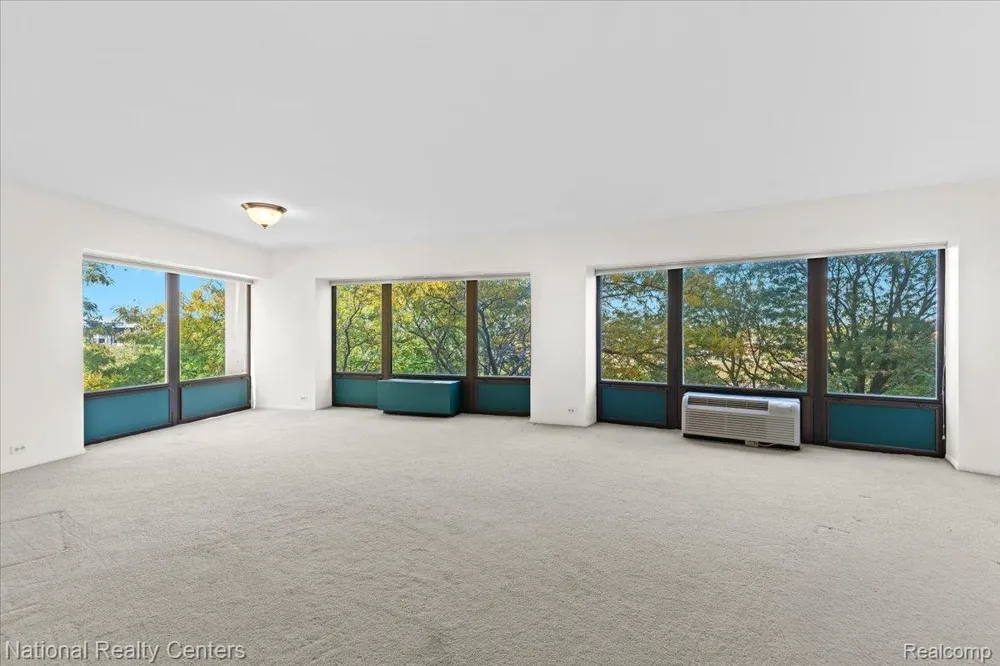5000 Town Center #408 Southfield City, MI 48075