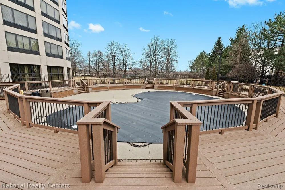 5000 Town Center #408 Southfield City, MI 48075