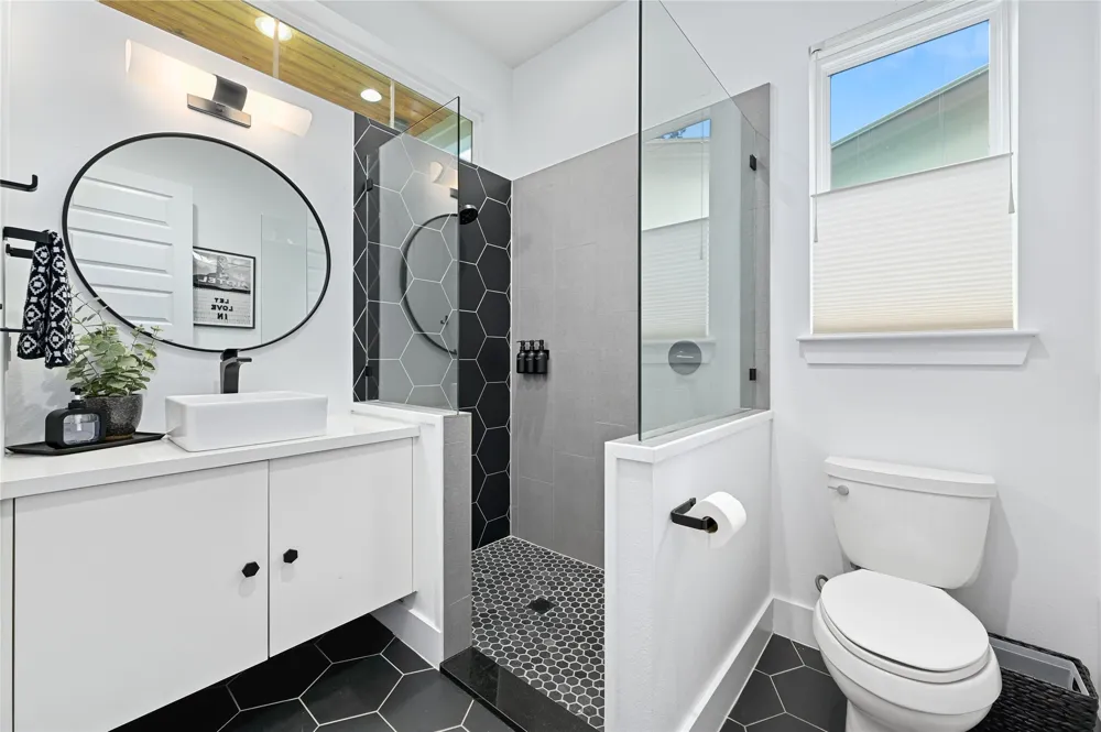1310 Comal Street Austin, TX 78702